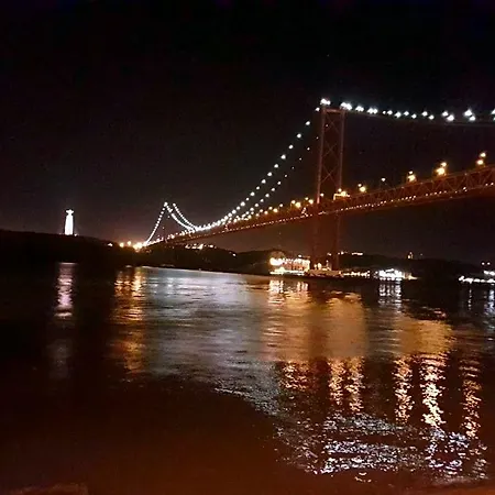Lisbon Surf *