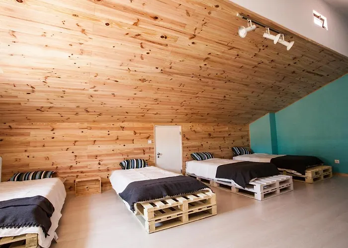 Lisbon Surf Bed and Breakfast